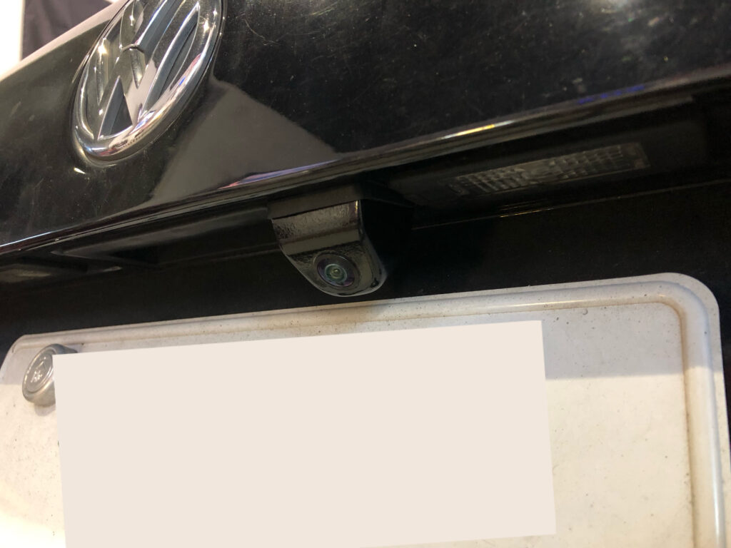 フォルクスワーゲン ゴルフ6 バックカメラ取付完了｜大阪・門真 LIT DETAIL
