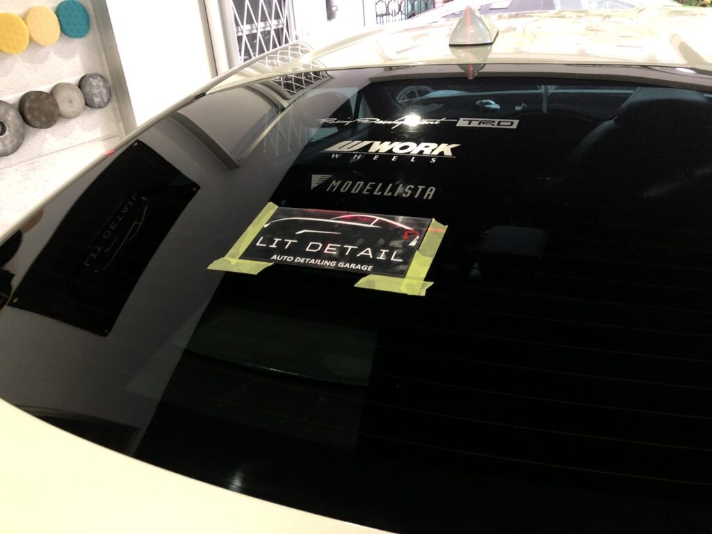 トヨタ 86 レーザーでセンターを出してデカールを施工｜大阪・門真 LIT DETAIL