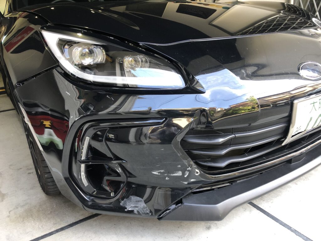 スバル BRZ フロントの深い凹みと傷｜大阪・門真 LIT DETAIL
