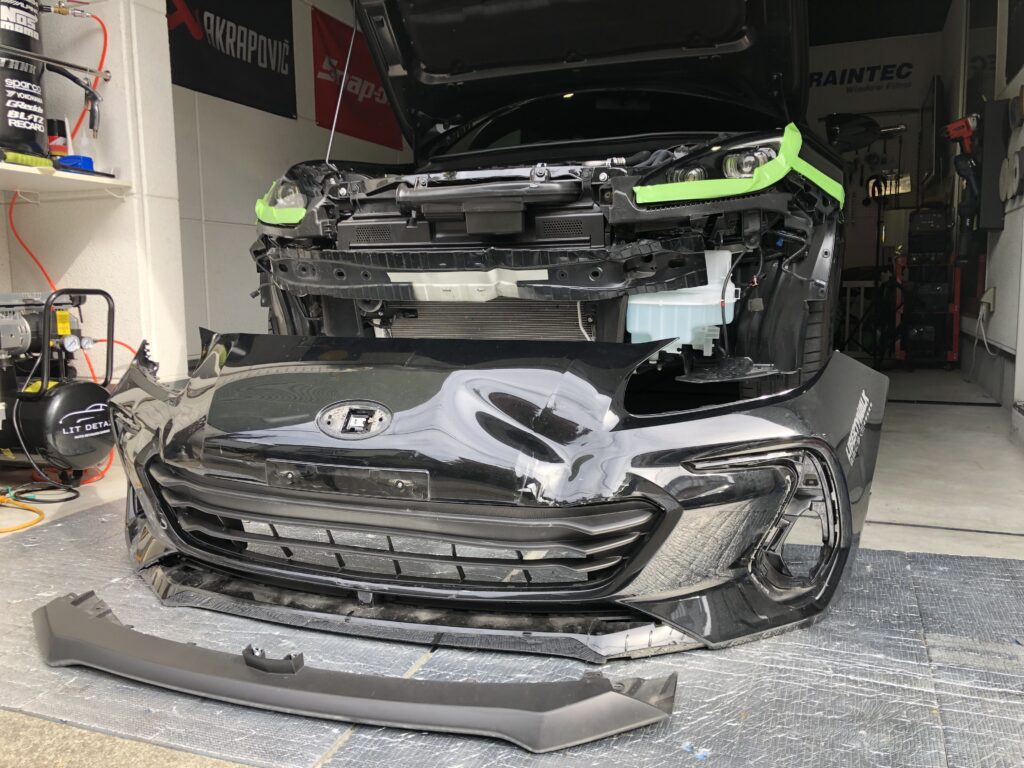スバル BRZ 前まわりを分解してバンパー交換の準備｜大阪・門真 LIT DETAIL