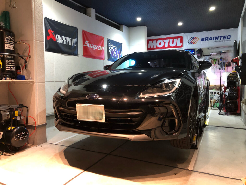 スバル BRZ 中古良品バンパーに部品を移植して交換｜大阪・門真 LIT DETAIL