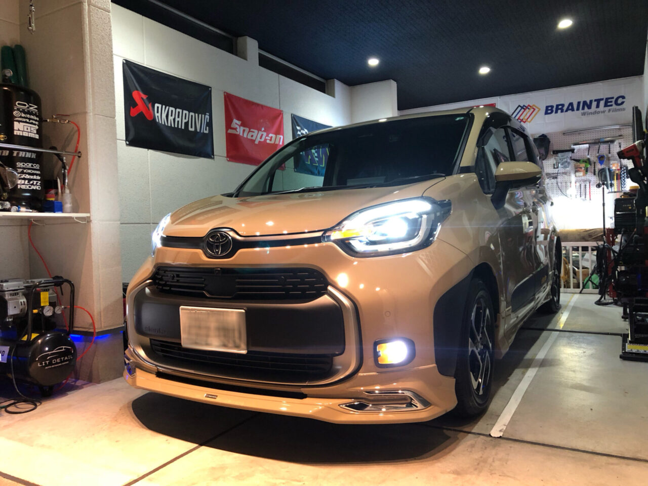 トヨタ 新型シエンタ ガラスコーティング コーティングメンテナンス in 大阪のリットディテール