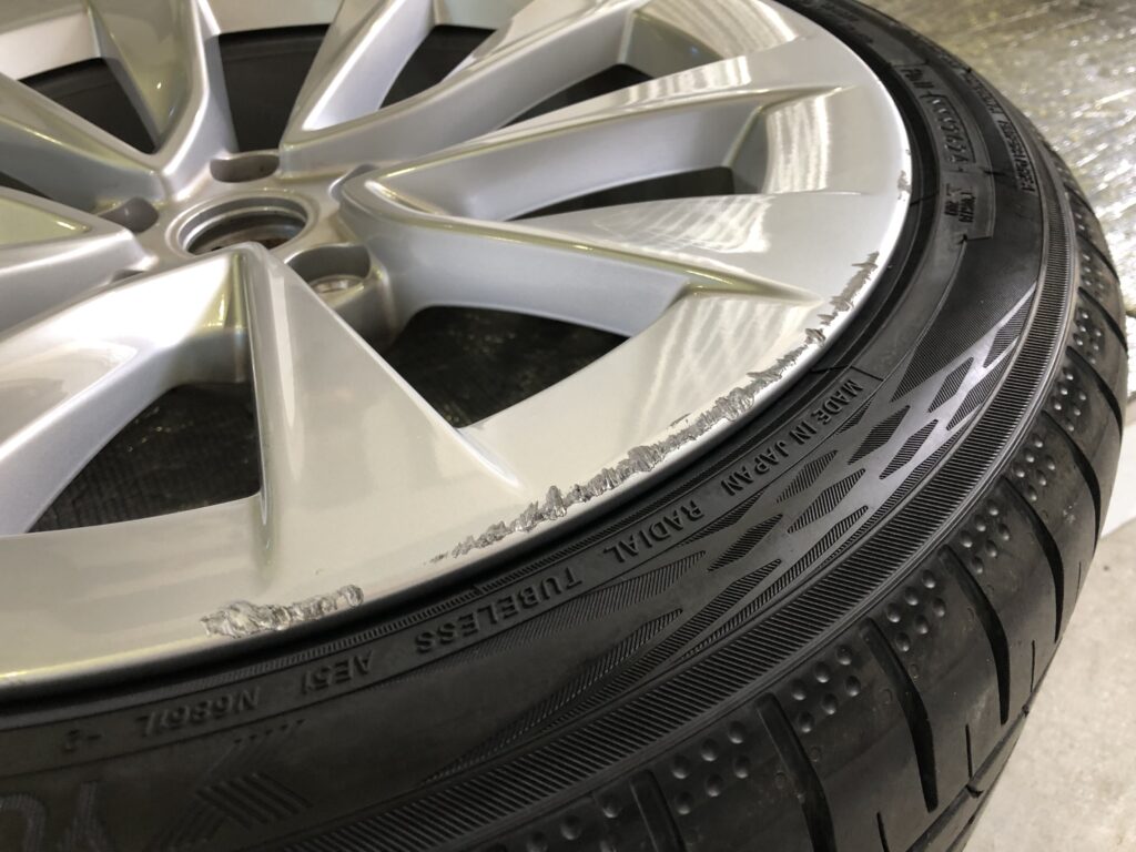 テスラ モデル3 純正ホイール4本についたガリ傷｜大阪・門真 LIT DETAIL