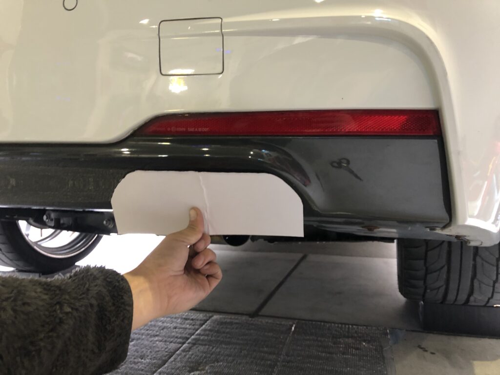 BMW F31 左右4本出しのためディフューザー右側をカット加工｜大阪・門真 LIT DETAIL