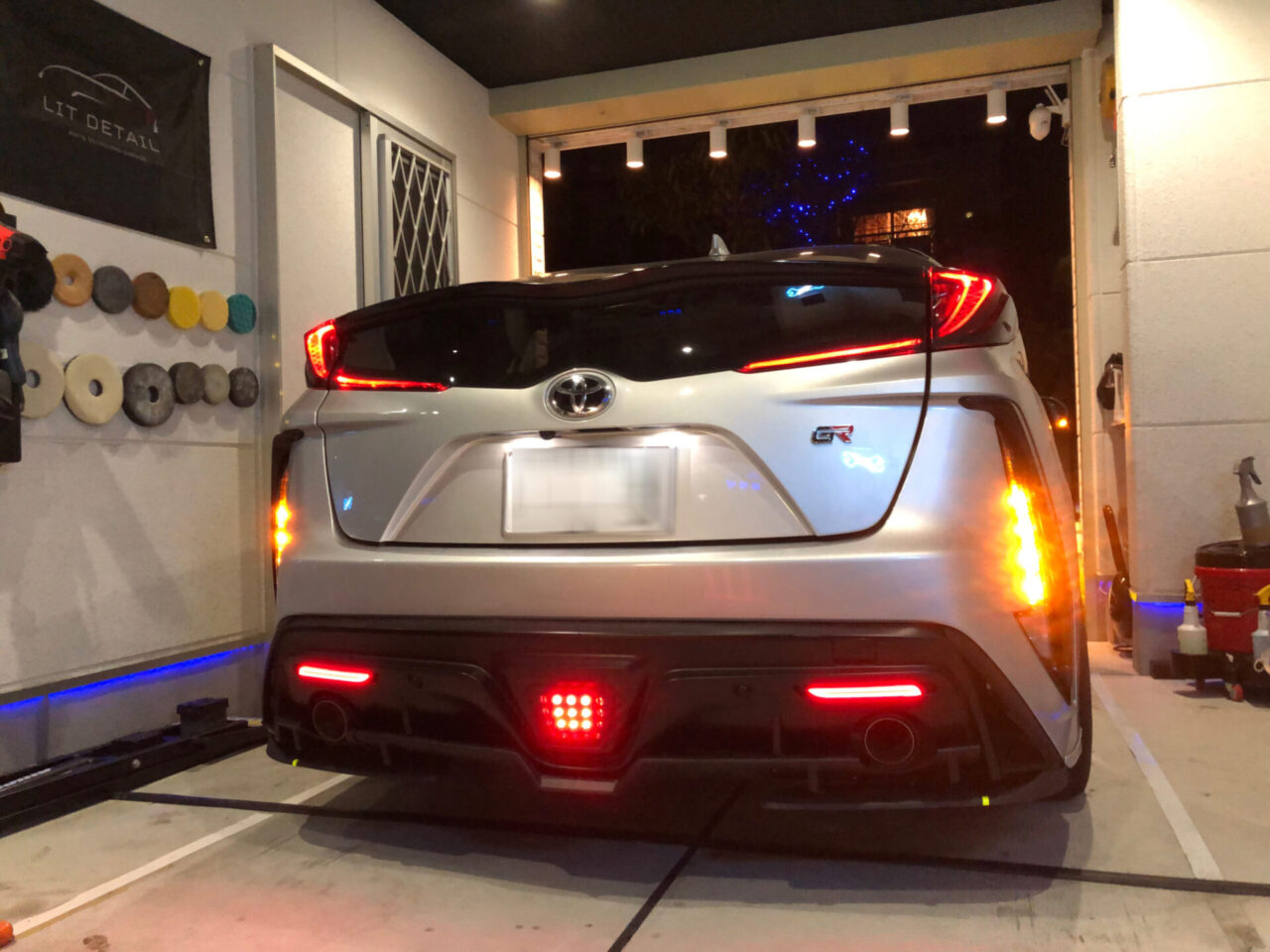 トヨタ プリウスPHV マフラー溶接加工（エンドの位置調整）｜守口より
