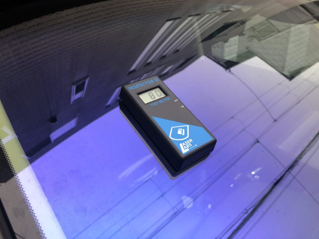カーフィルム施工後の可視光線透過率の確認｜門真 LIT DETAIL