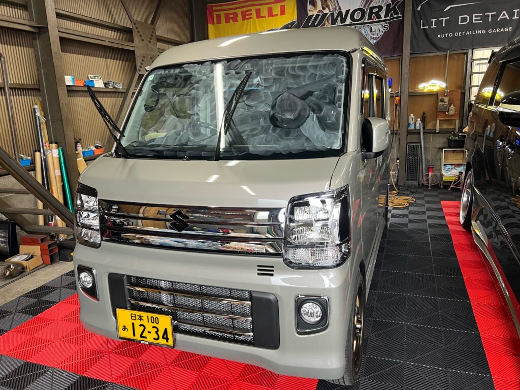 新車 スズキ エブリイワゴン ボディとガラスを研磨して下地を整える|大阪・門真 LIT DETAIL