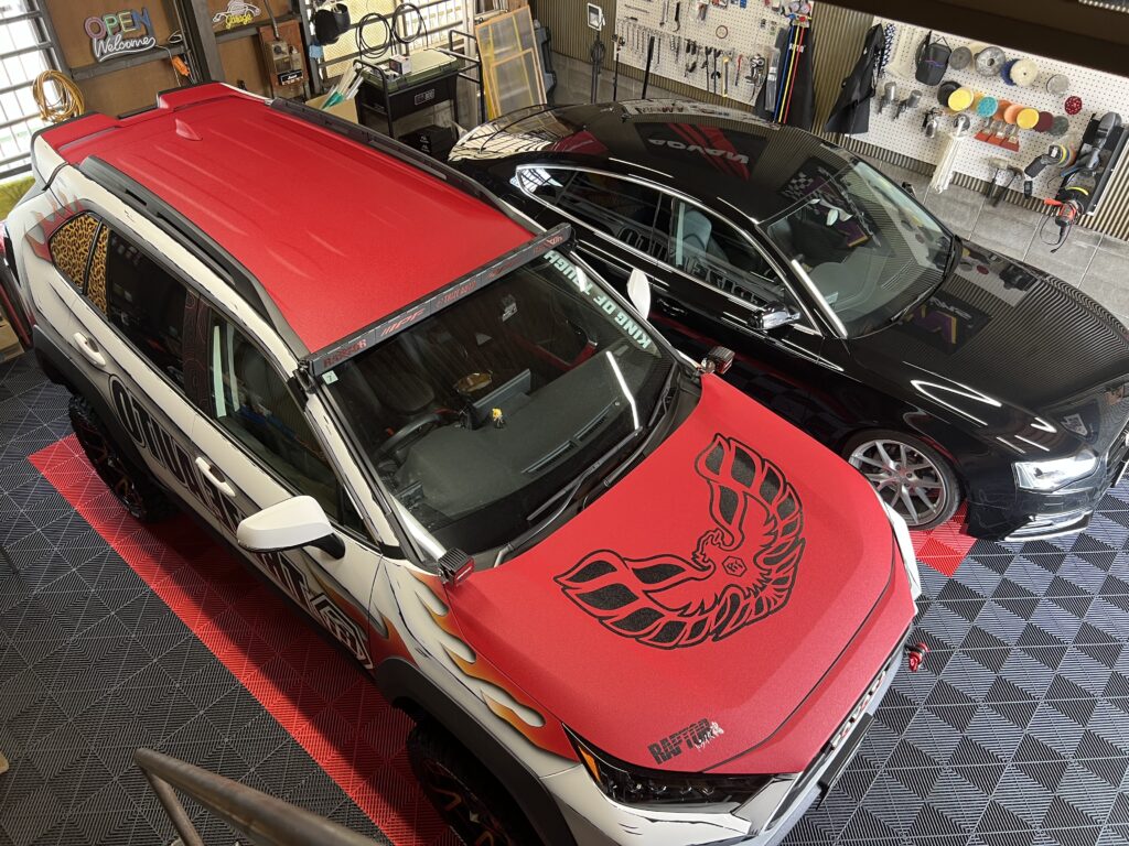 全塗装でカスタムされたトヨタ RAV4のボディ｜大阪・門真 LIT DETAIL