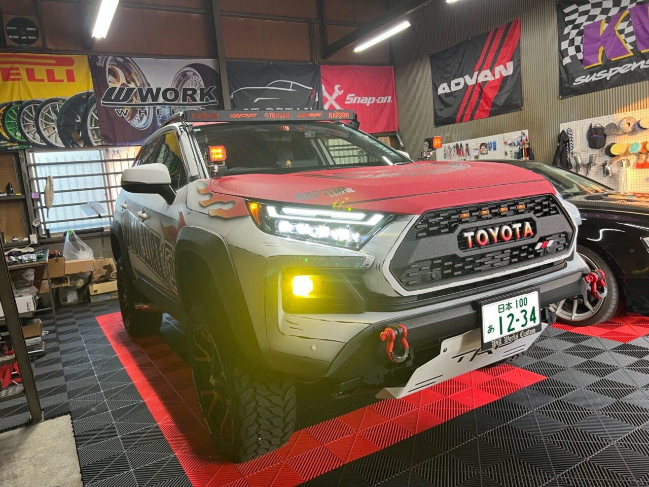 大阪オートメッセ出店車両　RAV4　ワンオフマフラー製作