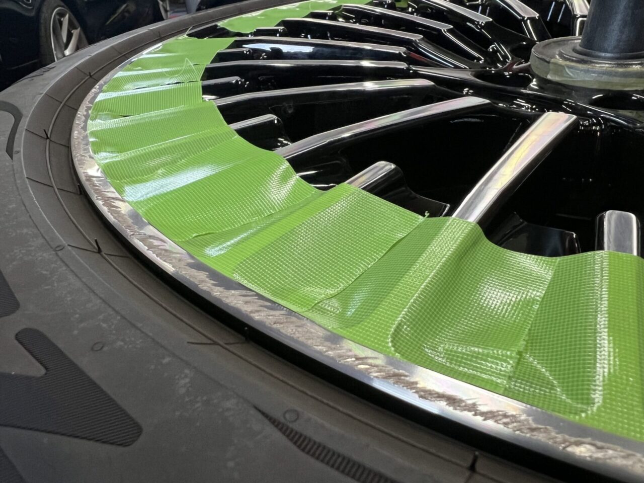 ベンツ　EQB　ホイールリペア　lit detail