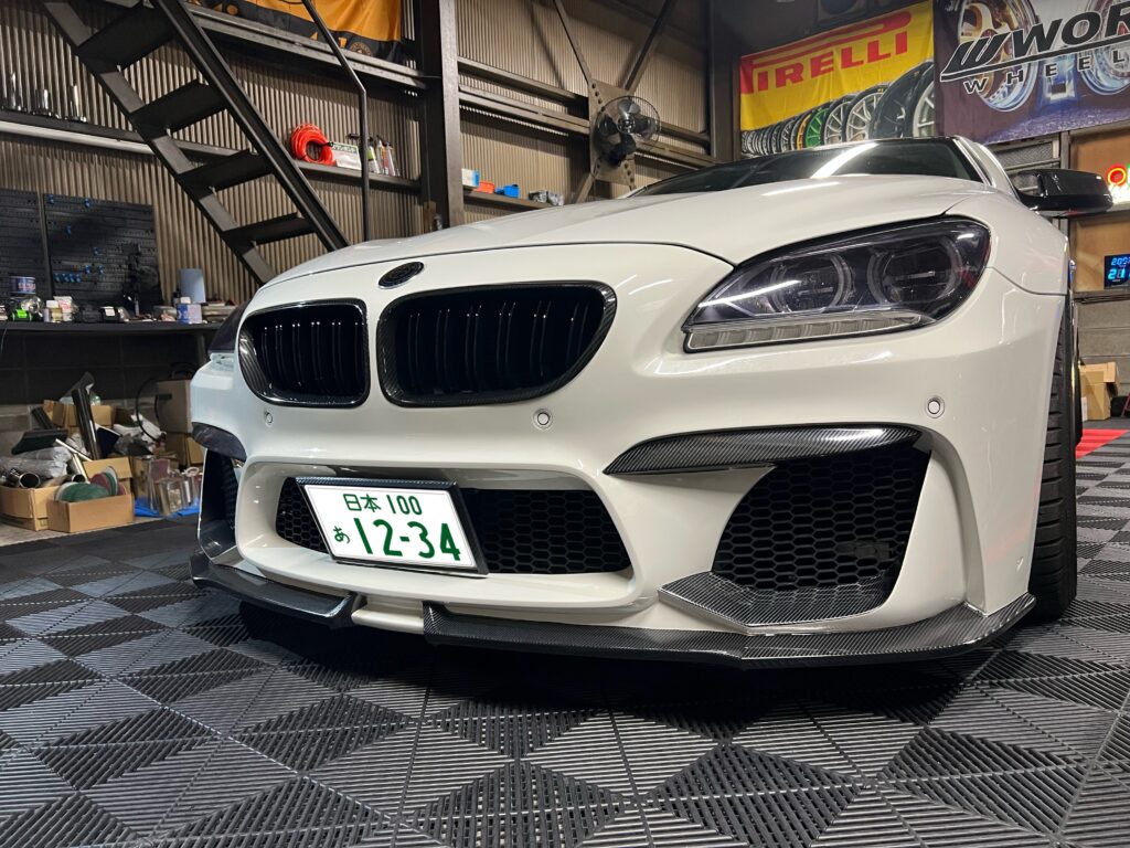 BMW 6シリーズ グランクーペ フロントバンパー下部のカーボン調ラッピング|大阪・門真 LIT DETAIL