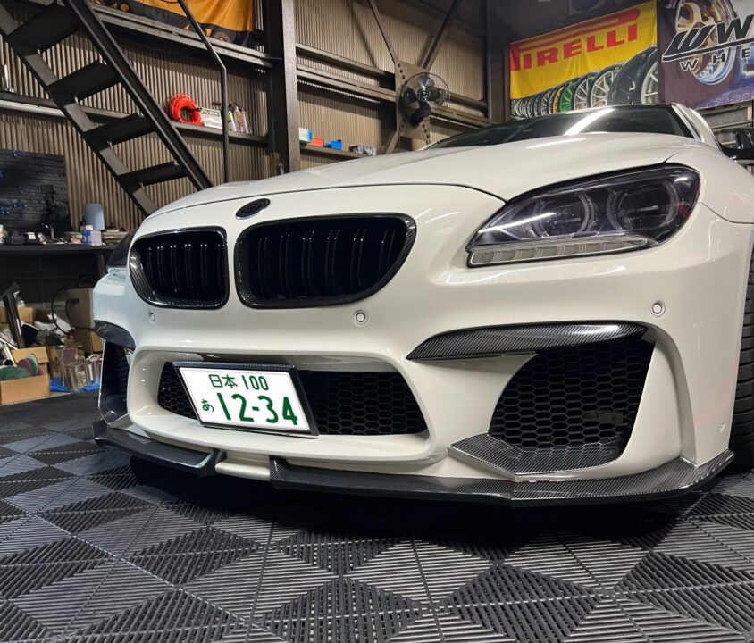 BMWへのカーボン柄PPF部分施工