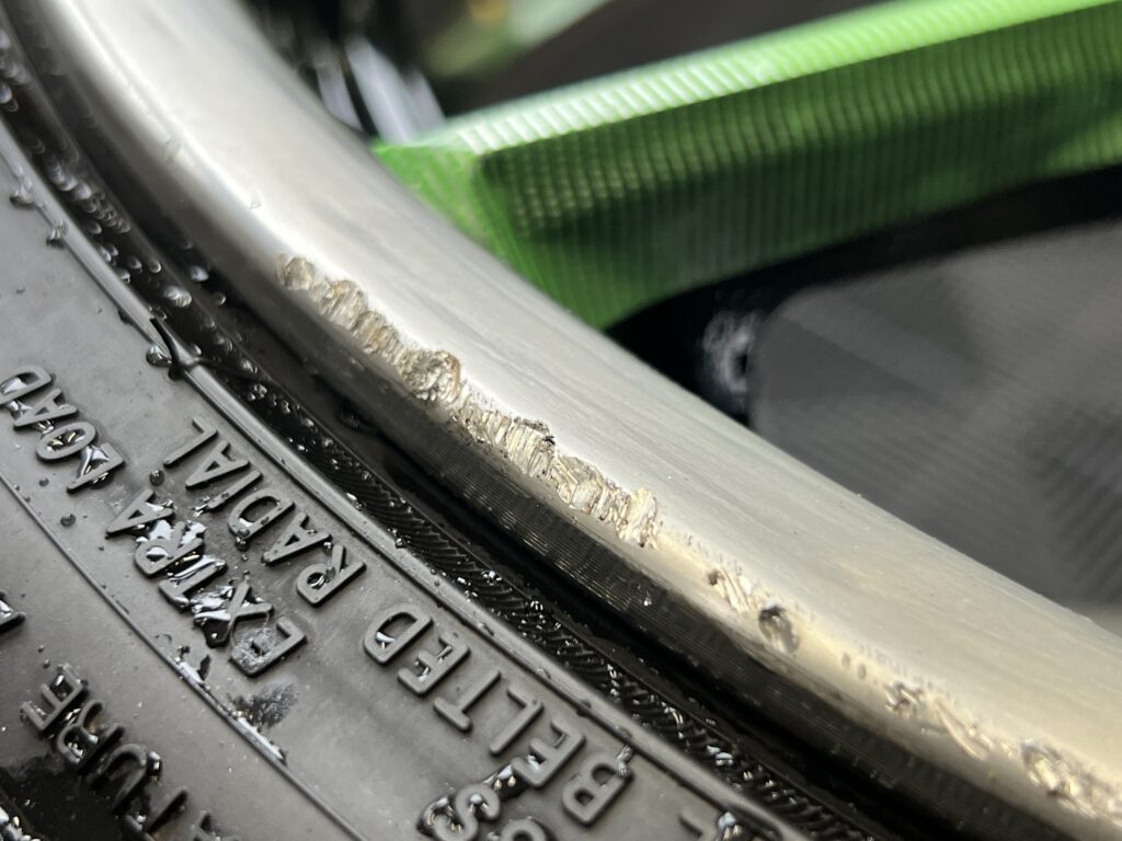 トヨタ マークX ホイールのガリ傷 修理前｜大阪・門真 LIT DETAIL