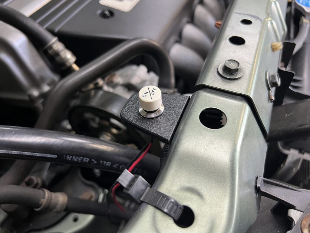 ホンダ エレメント グリルマーカーをスモール連動とスイッチで点灯|大阪・門真 LIT DETAIL