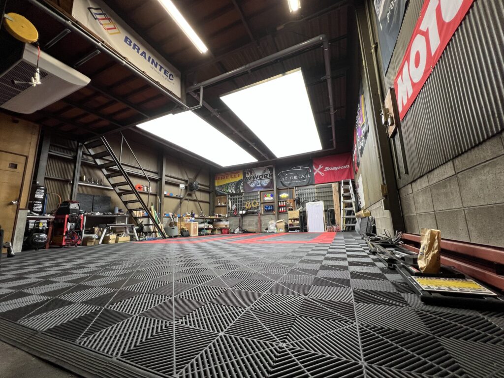 完全室内の施工ブース全景|LIT DETAIL
