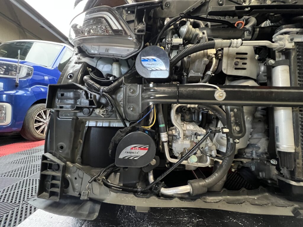ホンダ N-BOX 狭いエンジンルームに社外ホーンを取付|大阪・門真 LIT DETAIL