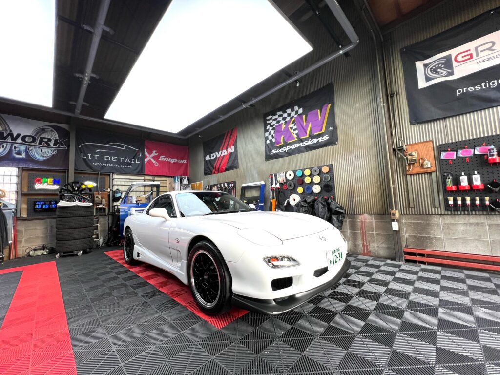 ガラスコーティング施工後のマツダ RX-7 FD3S|大阪・門真 LIT DETAIL