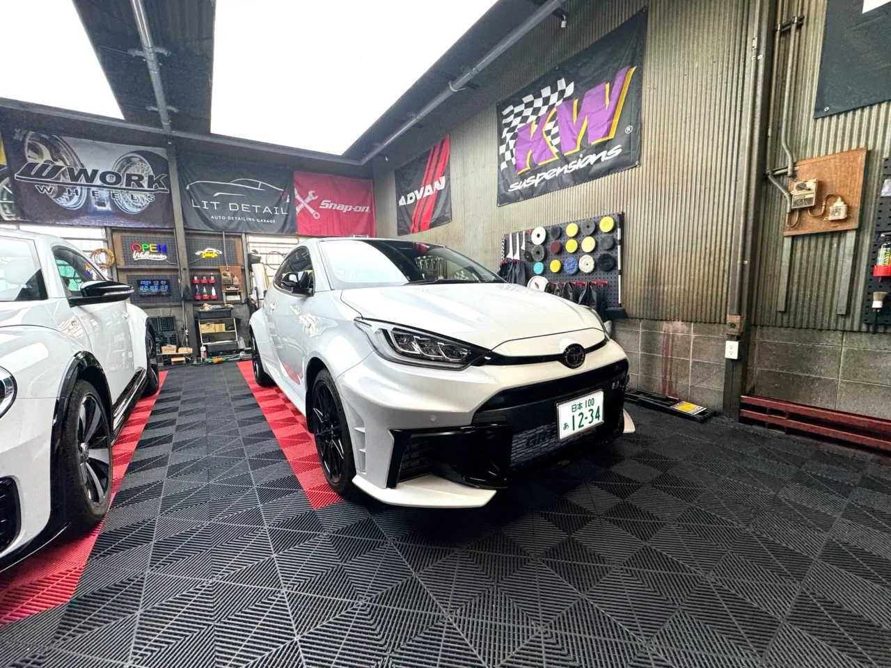 GRヤリス ウィンドウプロテクションフィルム施工完了。自然な透明感のフロントガラス|大阪・門真 LIT DETAIL