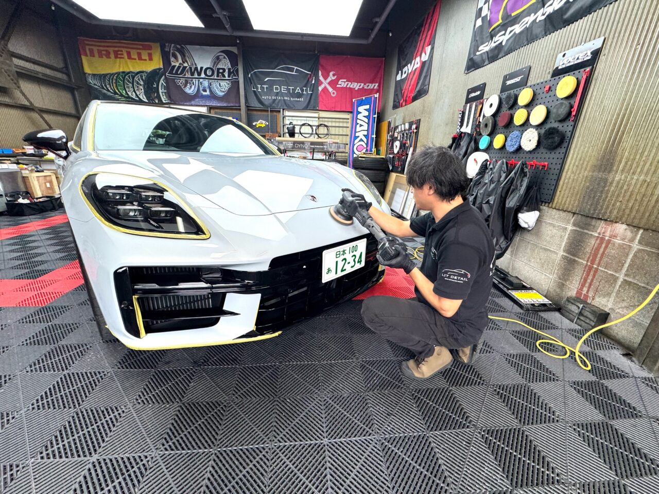 ポルシェ パナメーラ GTS ガラスコーティング前のボディ研磨｜大阪・門真 LIT DETAIL