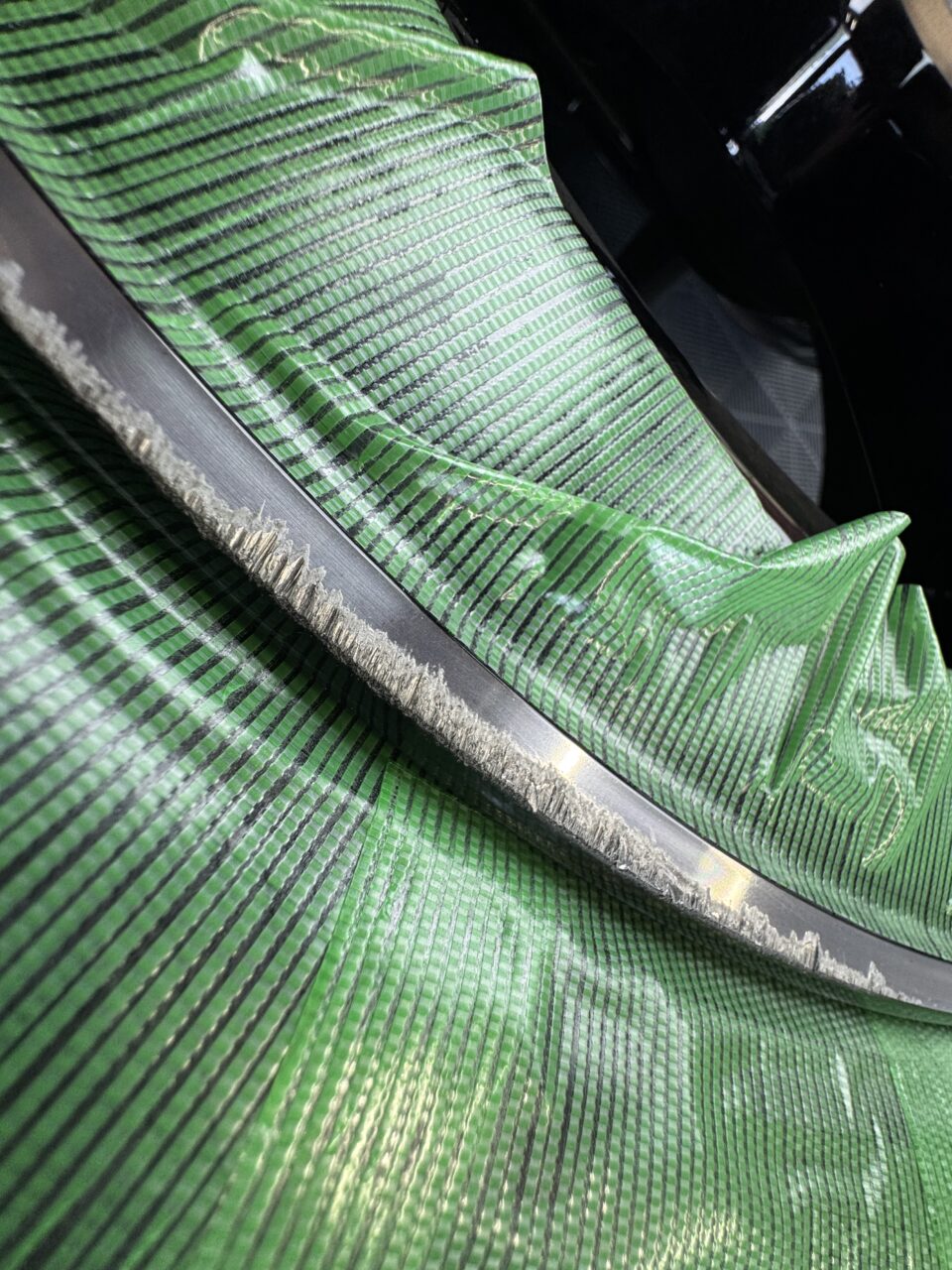 ベンツ GLC 純正ホイールのリム外周のガリ傷 修理前｜大阪・門真 LIT DETAIL